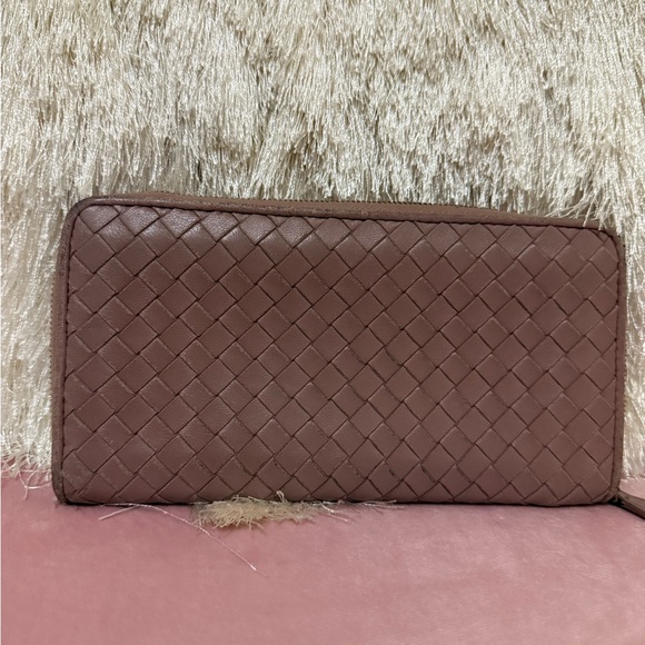 Authentic Bottega Veneta Intrecciato Leather Zippy Wallet. NEW! - Picture 6 of 7